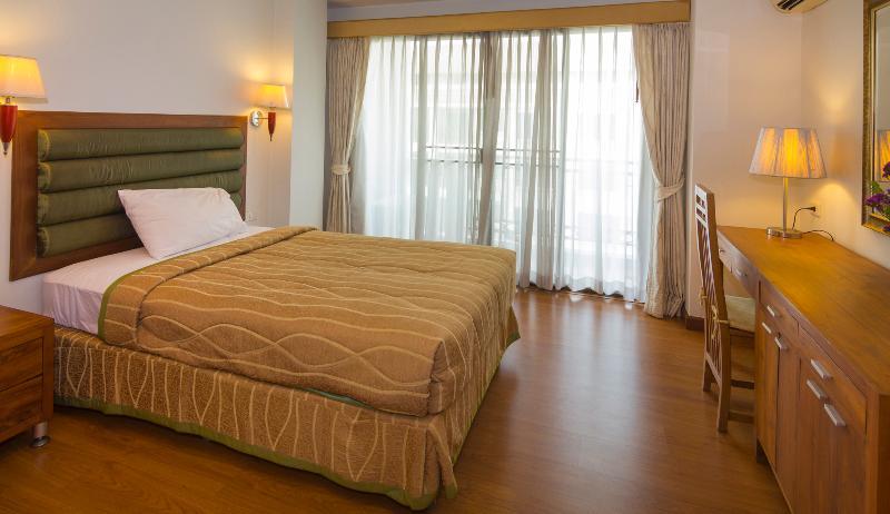Lasalle Suites&Spa Bangkok Esterno foto